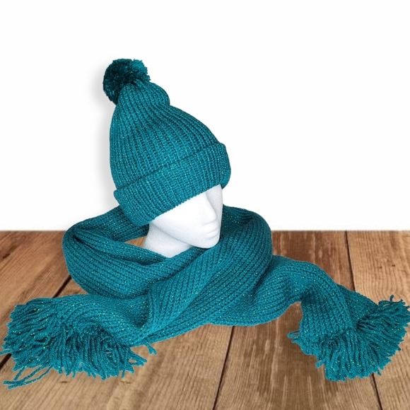 Hand Crafted Accessories - Handmade • OSFM Knit Scarf and Hat Set